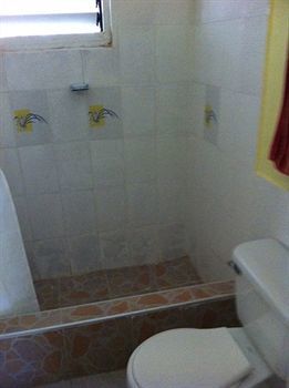 Roots Bamboo Beach Resort Negril Esterno foto