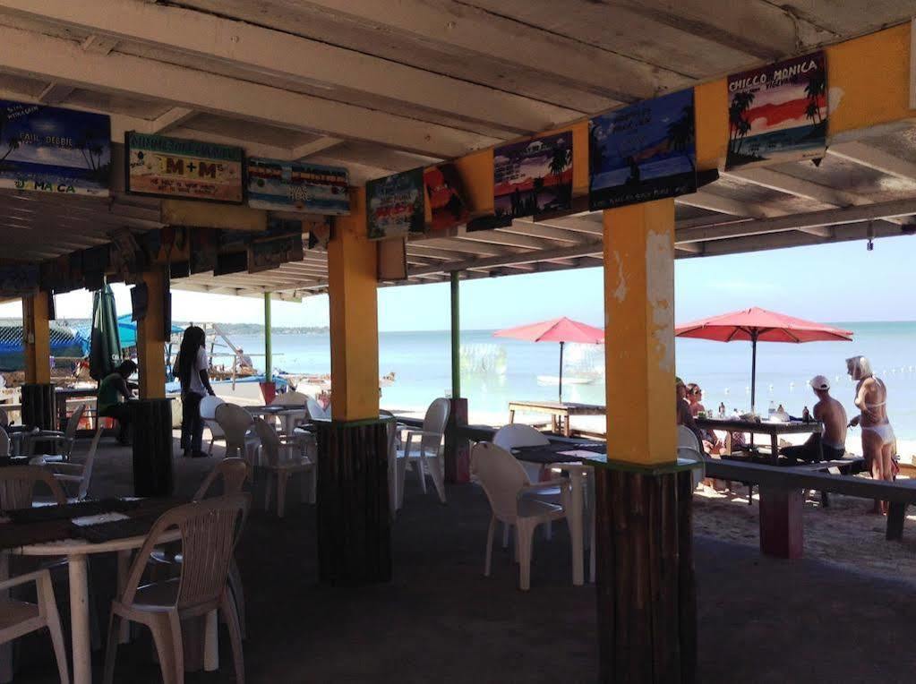 Roots Bamboo Beach Resort Negril Esterno foto