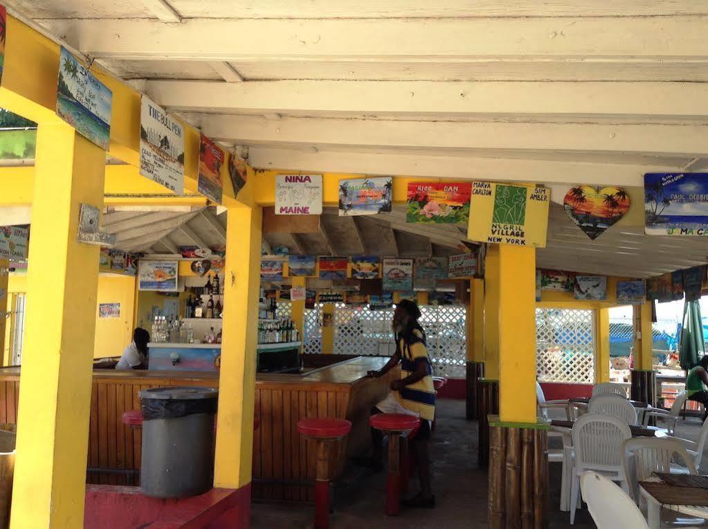 Roots Bamboo Beach Resort Negril Esterno foto