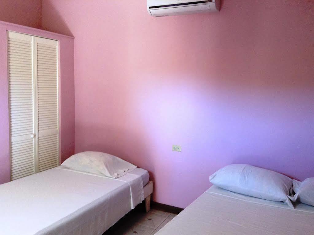 Roots Bamboo Beach Resort Negril Esterno foto