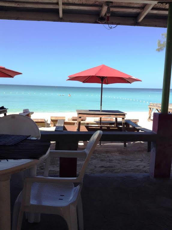 Roots Bamboo Beach Resort Negril Esterno foto